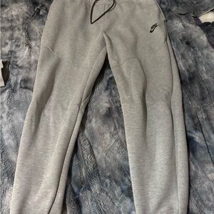 Men’s nike tech joggers